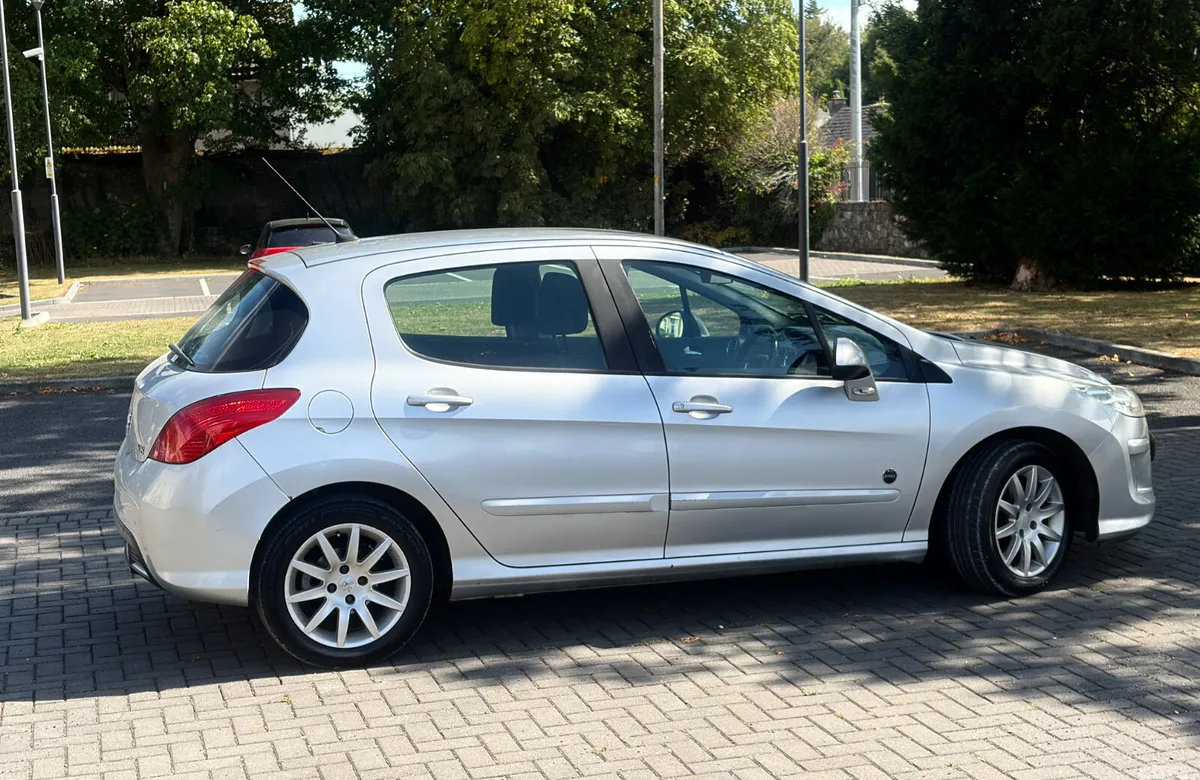 Peugeot 308 Hatchback, Diesel, 2011, Grey