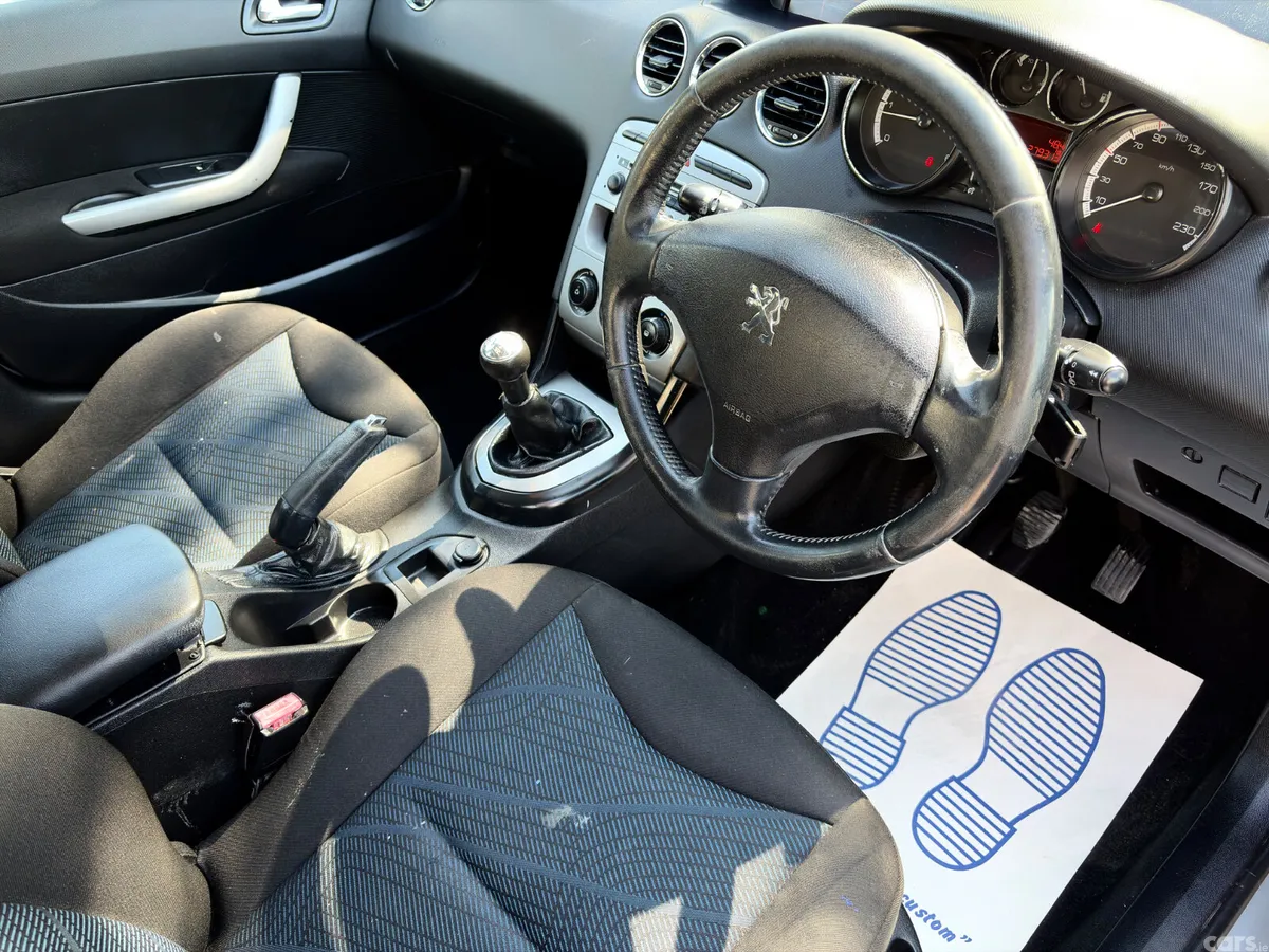 Peugeot 308 Hatchback, Diesel, 2011, Grey