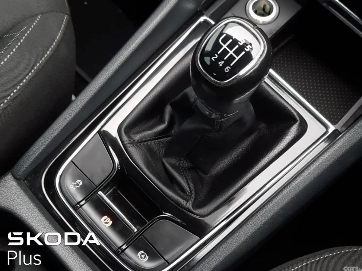 Skoda Karoq SUV, Diesel, 2019, Silver