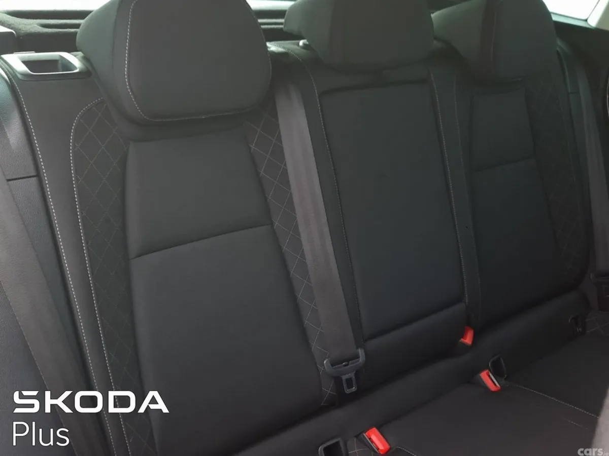 Skoda Karoq SUV, Diesel, 2019, Silver