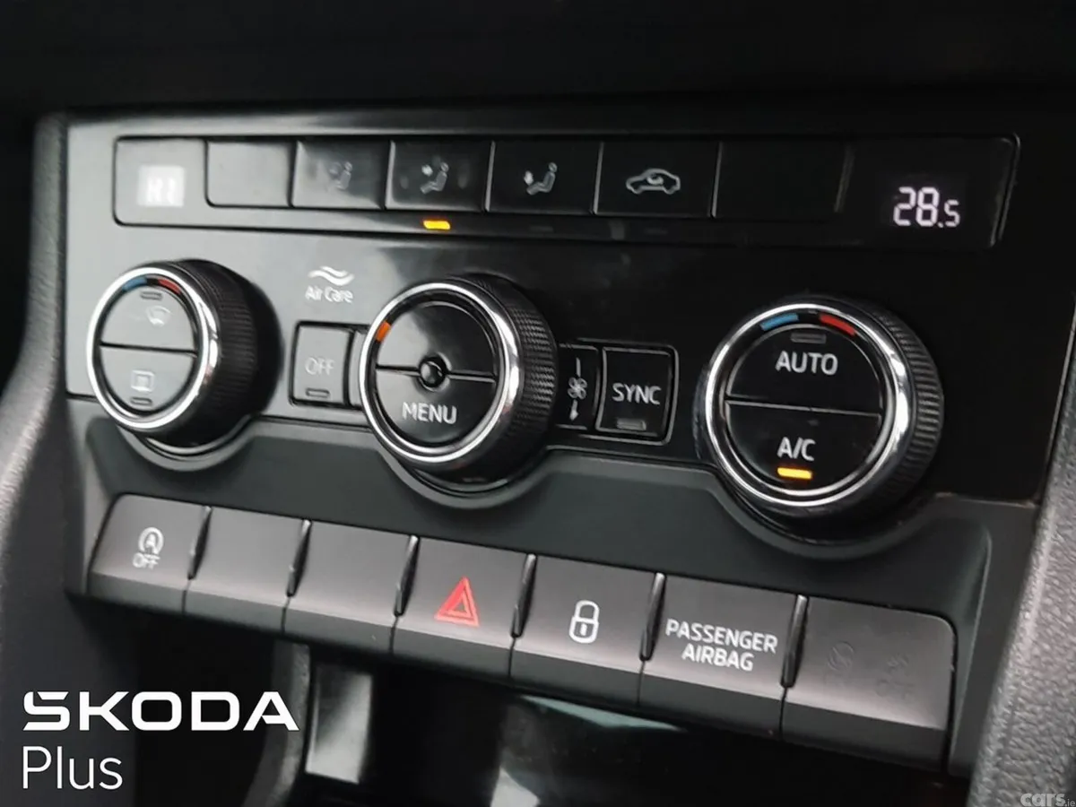 Skoda Karoq SUV, Diesel, 2019, Silver