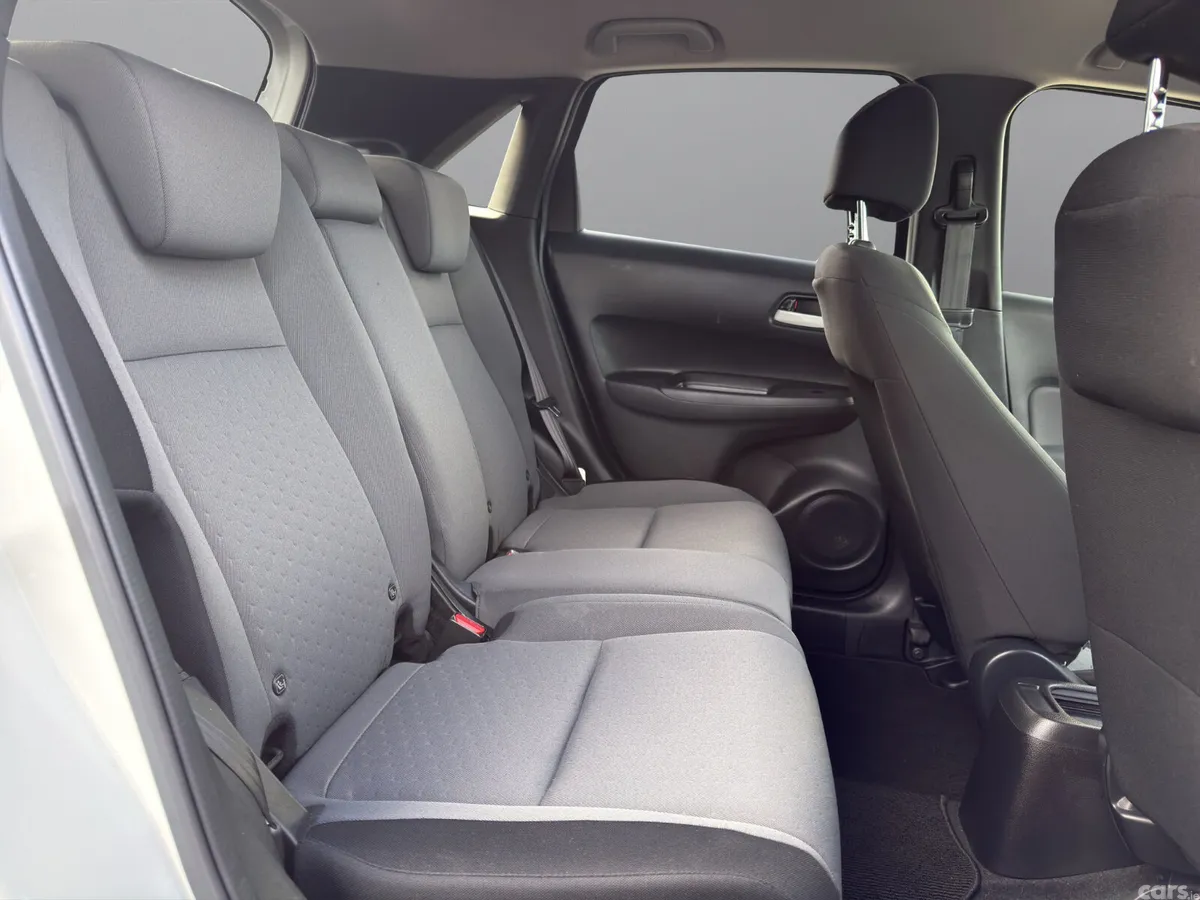 Honda Fit Hatchback, Petrol Hybrid, 2021, White