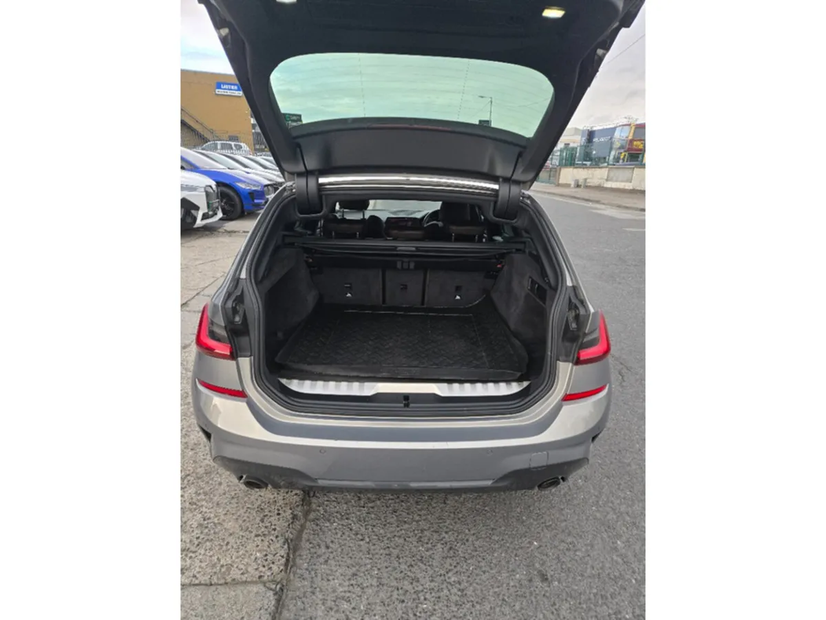 BMW 3-Series Estate, Petrol Plug-in Hybrid, 2021, Grey