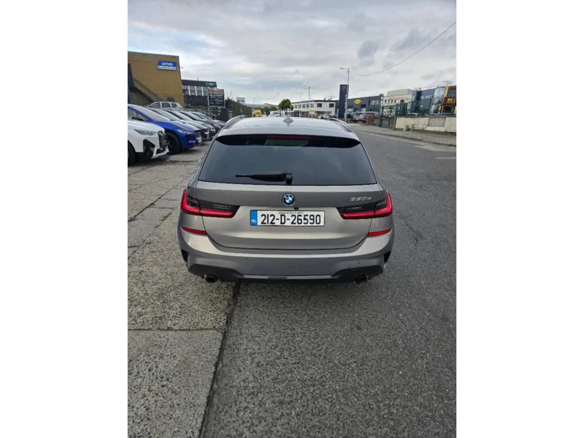 BMW 3-Series Estate, Petrol Plug-in Hybrid, 2021, Grey