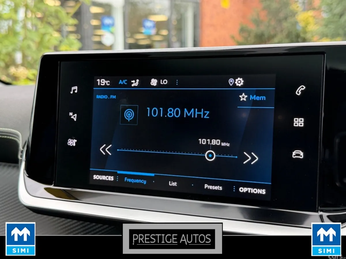 Peugeot 208 Hatchback, Petrol, 2020, Yellow