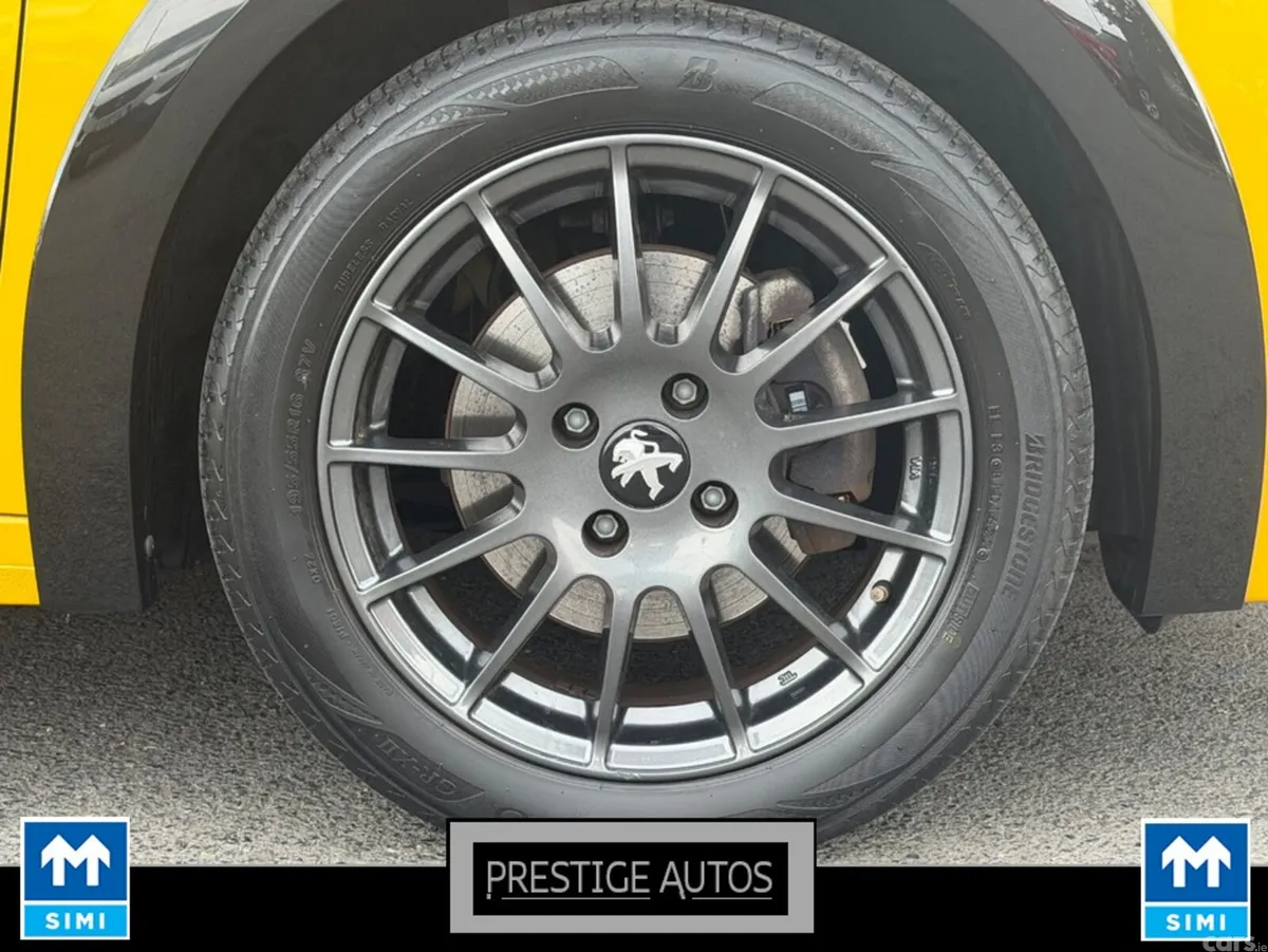Peugeot 208 Hatchback, Petrol, 2020, Yellow
