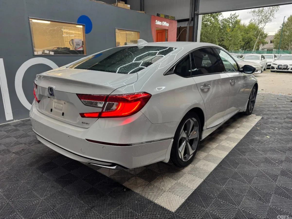 Honda Accord Saloon, Petrol Hybrid, 2022, White