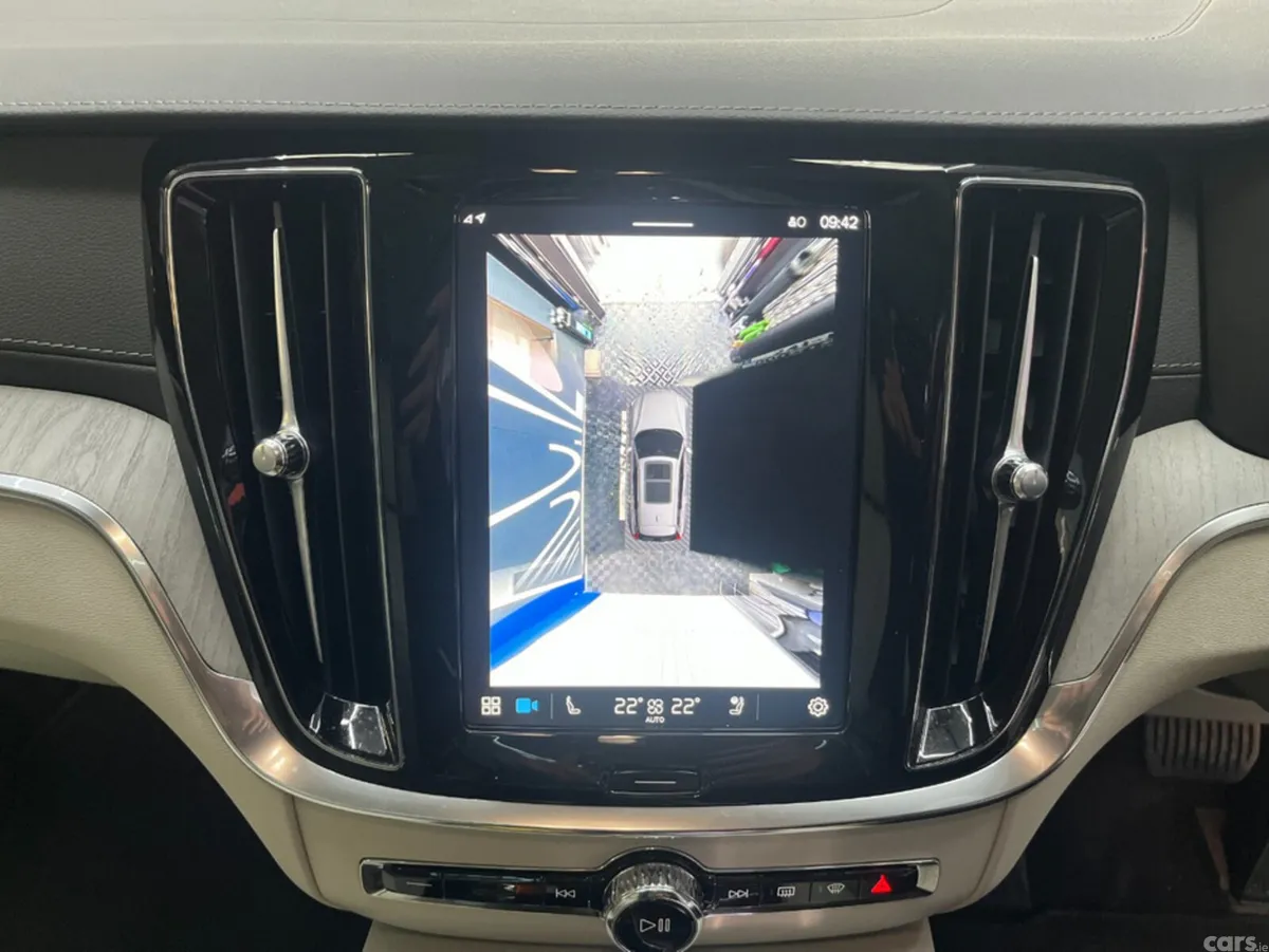 Volvo V60 Estate, Petrol Hybrid, 2025, White
