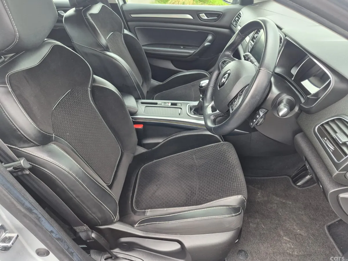 Renault Megane Saloon, Diesel, 2019, Grey