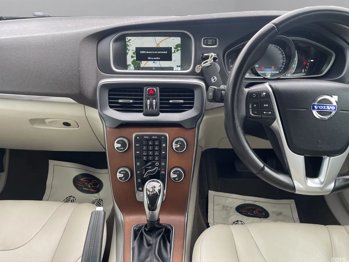 Volvo V40 Hatchback, Petrol, 2015, White