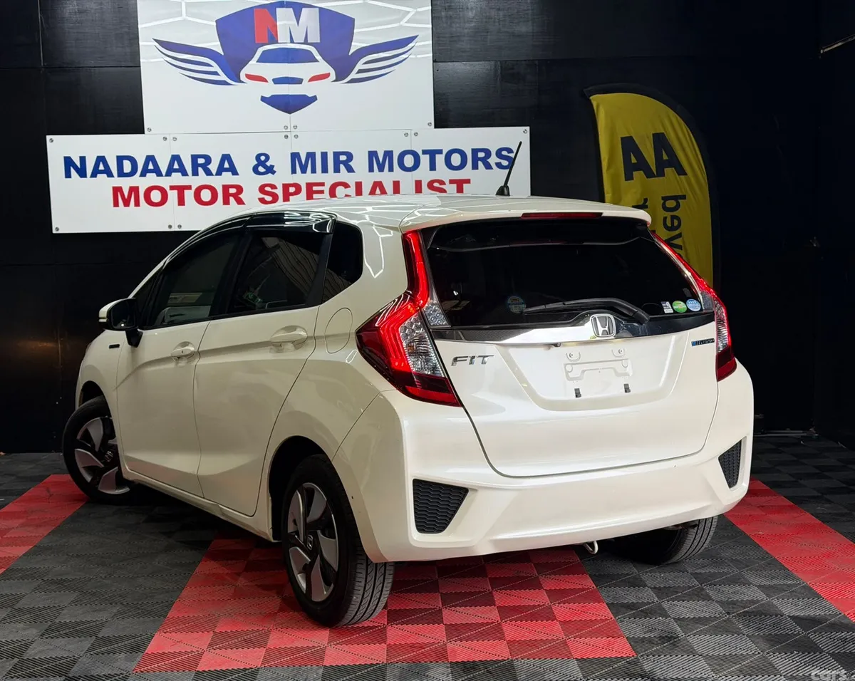 Honda Fit Hatchback, Petrol Hybrid, 2014, Grey