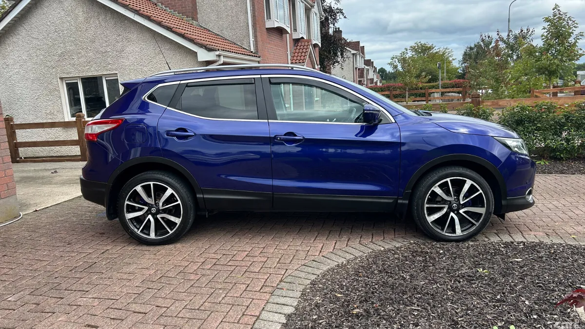 Nissan Qashqai Hatchback, Diesel, 2016, Blue