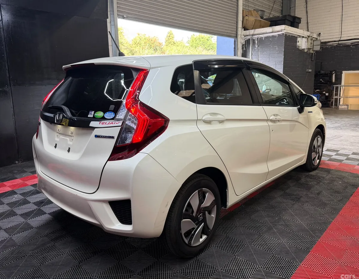 Honda Fit Hatchback, Petrol Hybrid, 2014, Grey