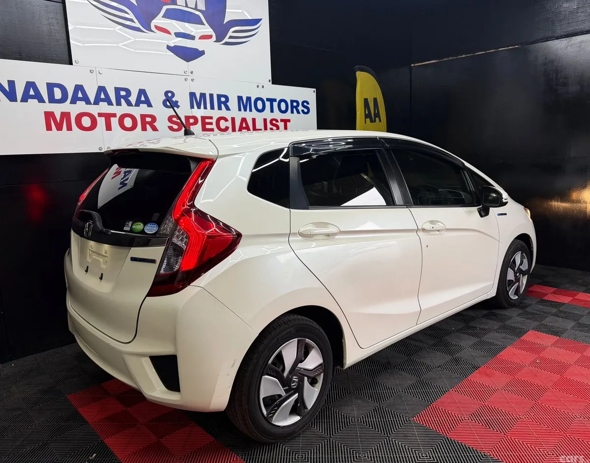 Honda Fit Hatchback, Petrol Hybrid, 2014, Grey