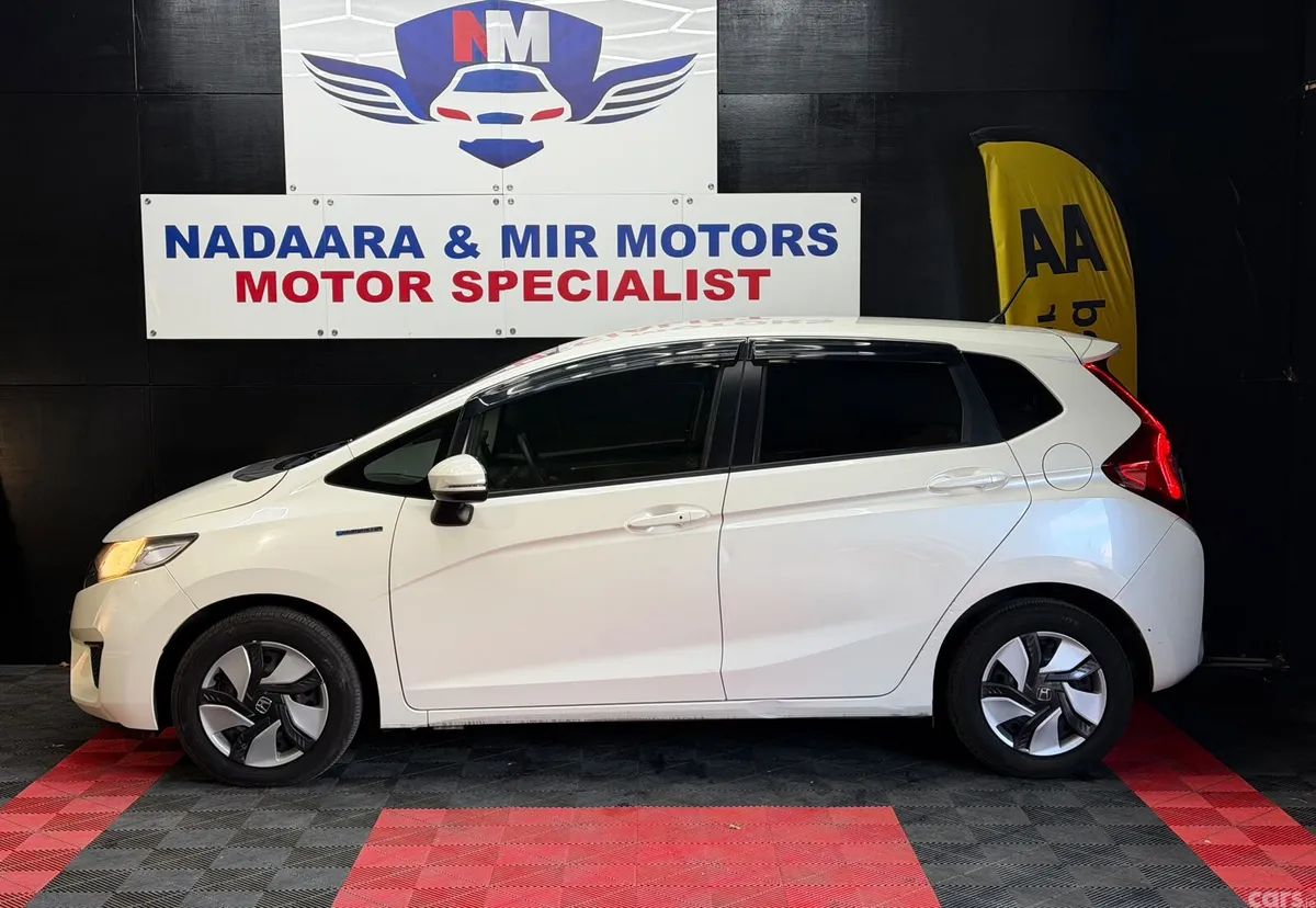 Honda Fit Hatchback, Petrol Hybrid, 2014, Grey