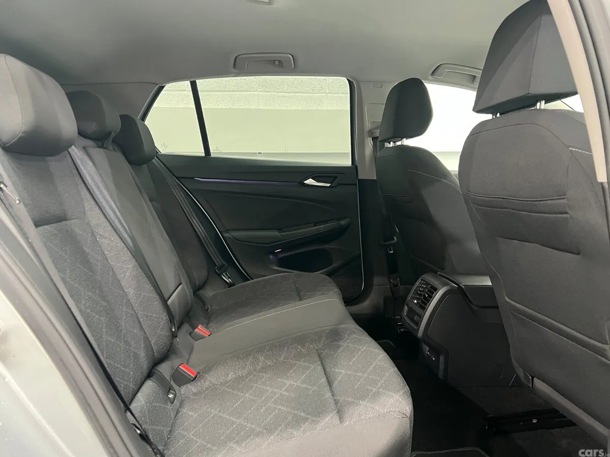 Volkswagen Golf Hatchback, Diesel, 2023, Silver
