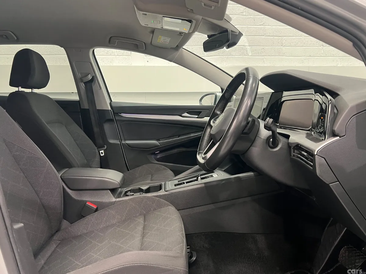 Volkswagen Golf Hatchback, Diesel, 2023, Silver