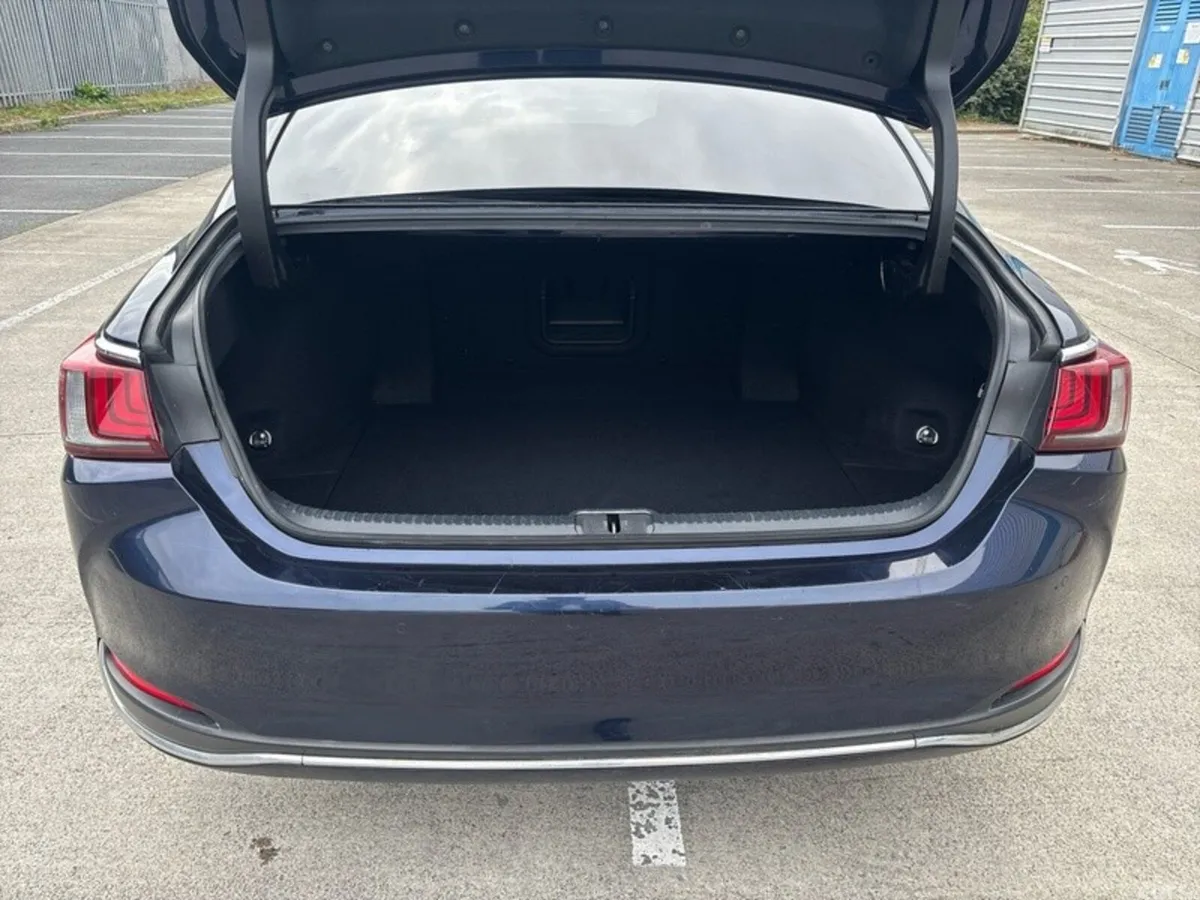 Lexus ES Saloon, Petrol Hybrid, 2019, Blue