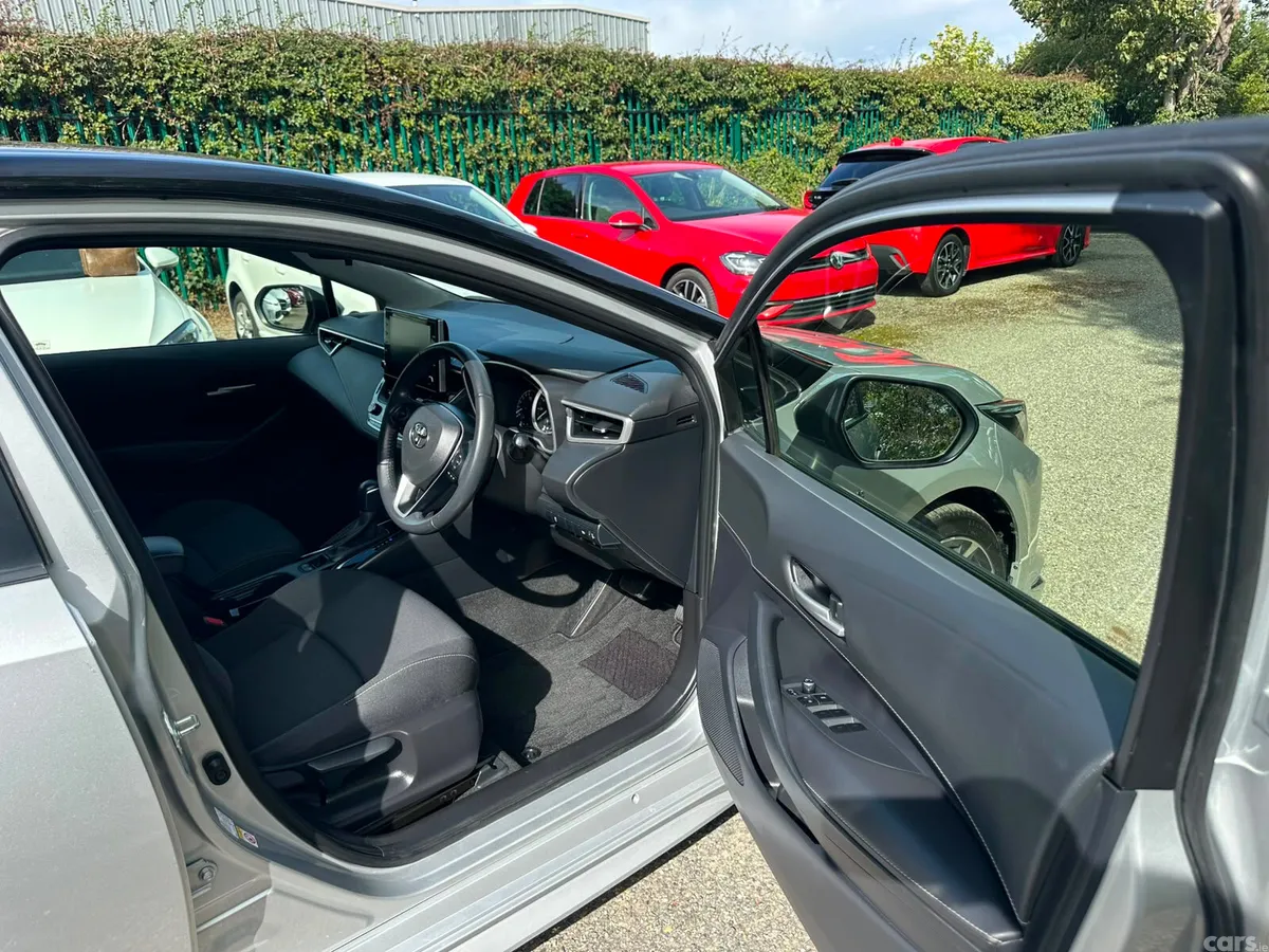 Toyota Corolla Hatchback, Petrol Hybrid, 2019, Silver