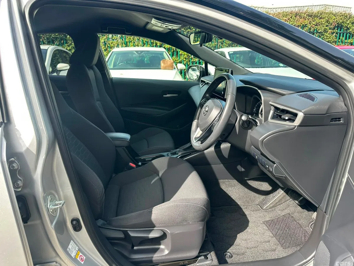 Toyota Corolla Hatchback, Petrol Hybrid, 2019, Silver