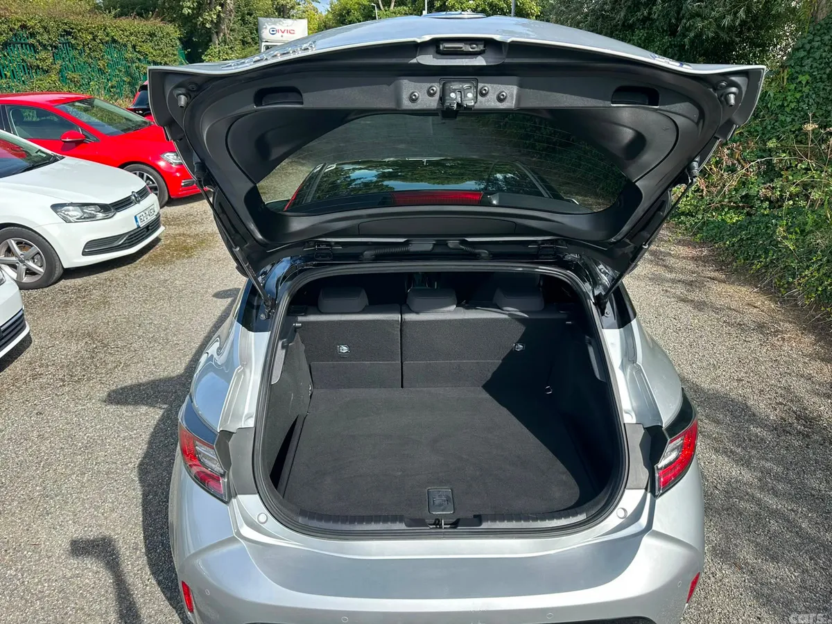 Toyota Corolla Hatchback, Petrol Hybrid, 2019, Silver