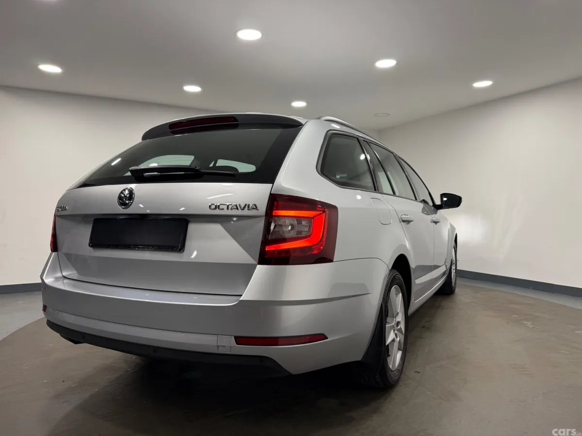 Skoda Octavia Estate, Diesel, 2018, Silver
