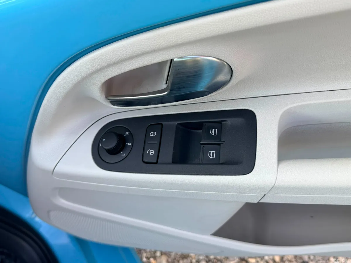 Volkswagen up! Hatchback, Petrol, 2017, Blue
