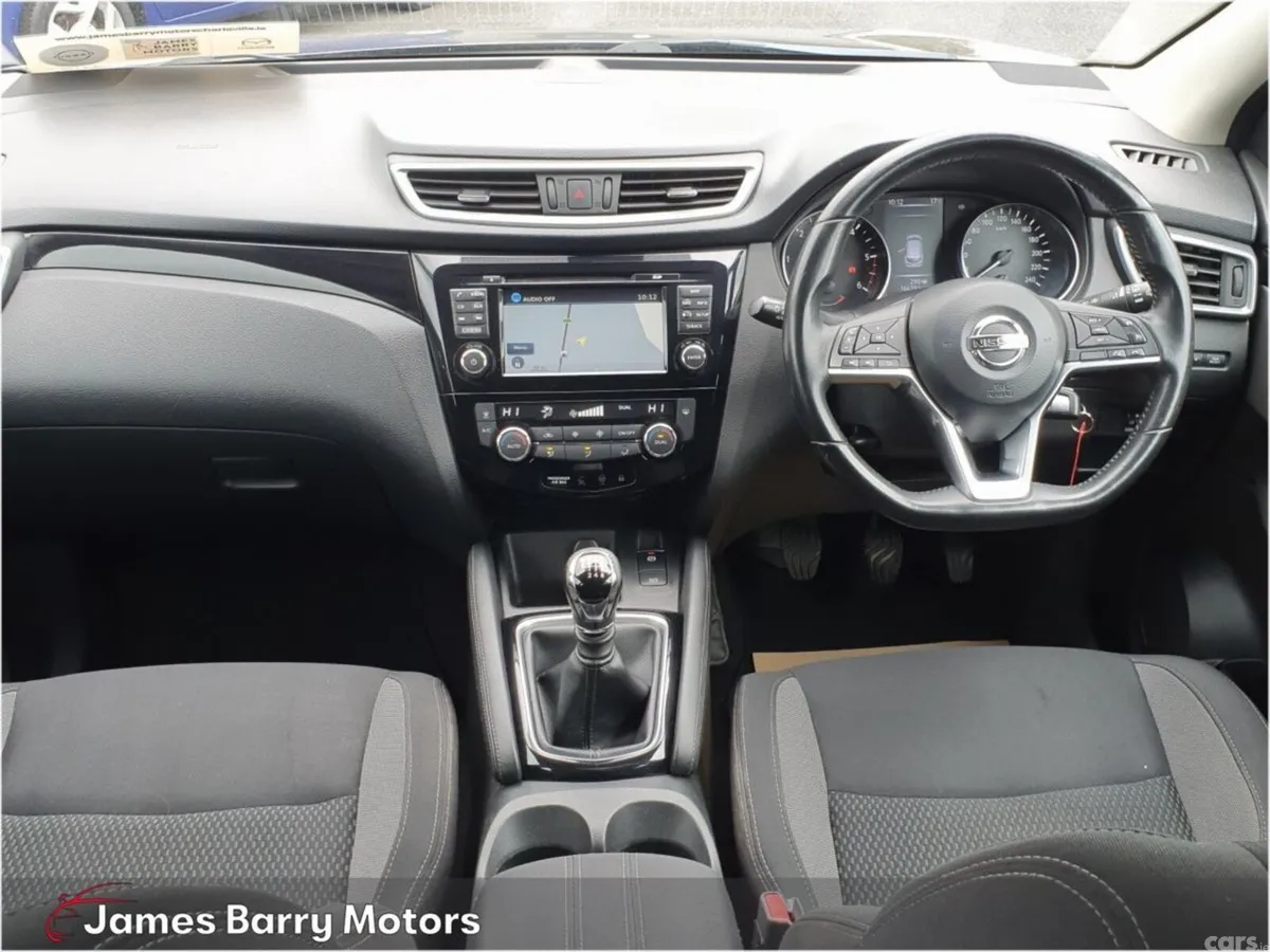 Nissan Qashqai MPV, Diesel, 2019, Brown