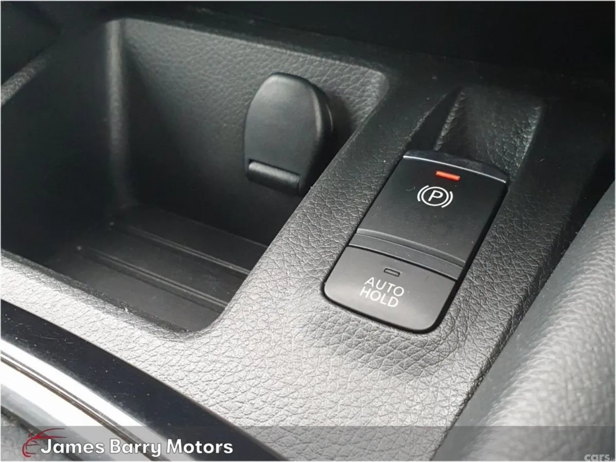 Nissan Qashqai MPV, Diesel, 2019, Brown