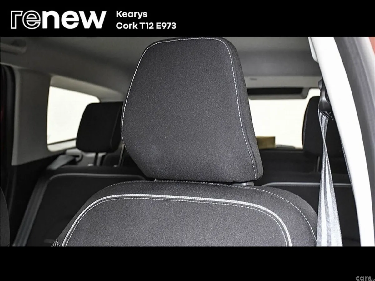 Dacia Duster SUV, Petrol, 2022, Red