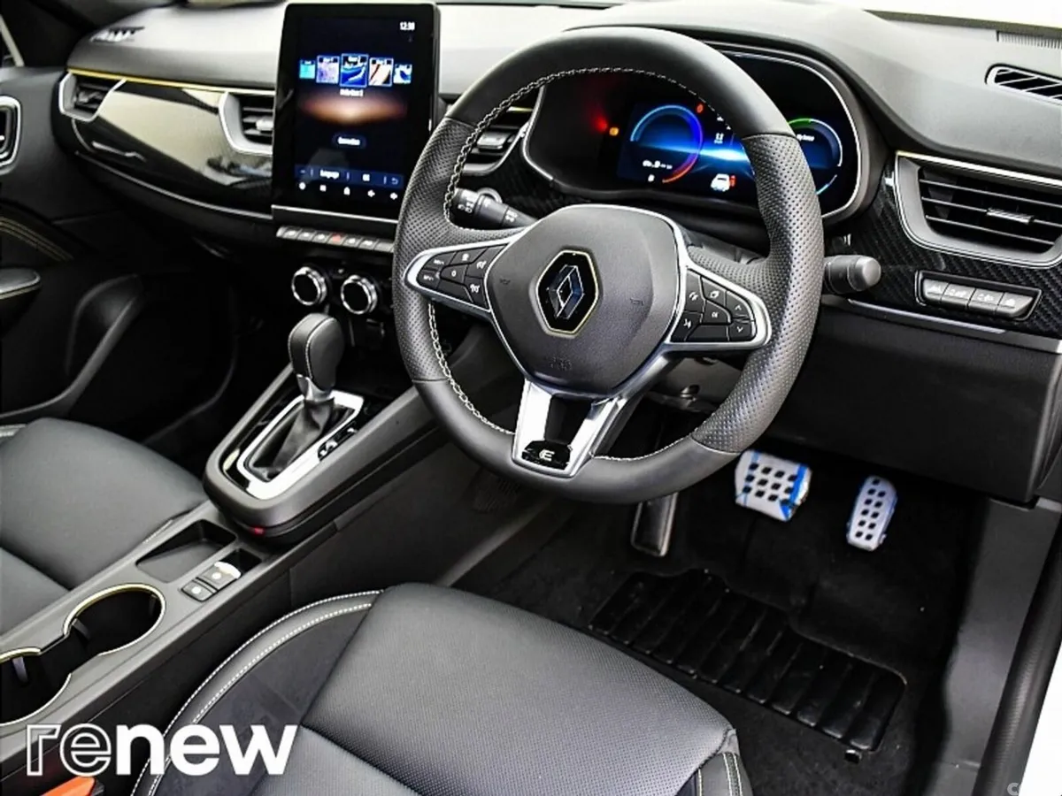 Renault Arkana SUV, Petrol Hybrid, 2023, White