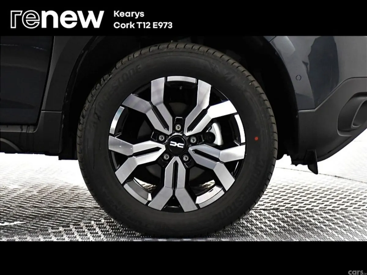 Dacia Duster SUV, Petrol, 2023, Grey