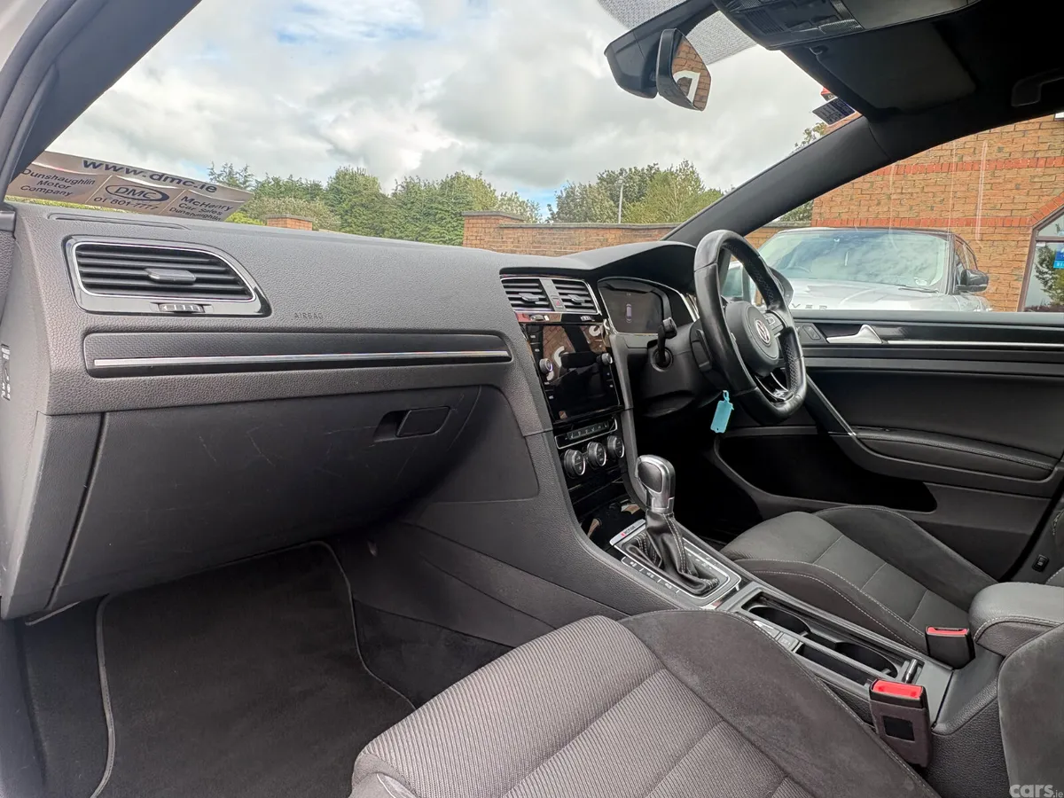 Volkswagen Golf Estate, Petrol, 2017, White