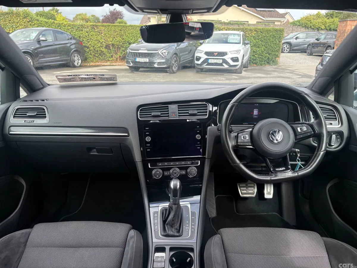 Volkswagen Golf Estate, Petrol, 2017, White