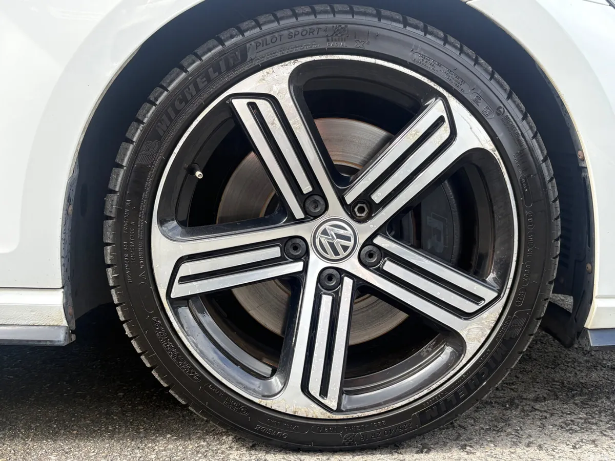 Volkswagen Golf Estate, Petrol, 2017, White