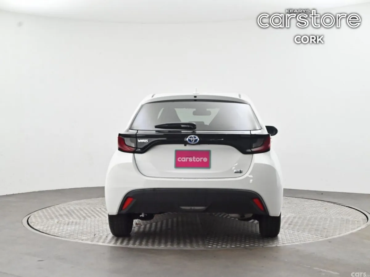Toyota Yaris Hatchback, Petrol Hybrid, 2023, White