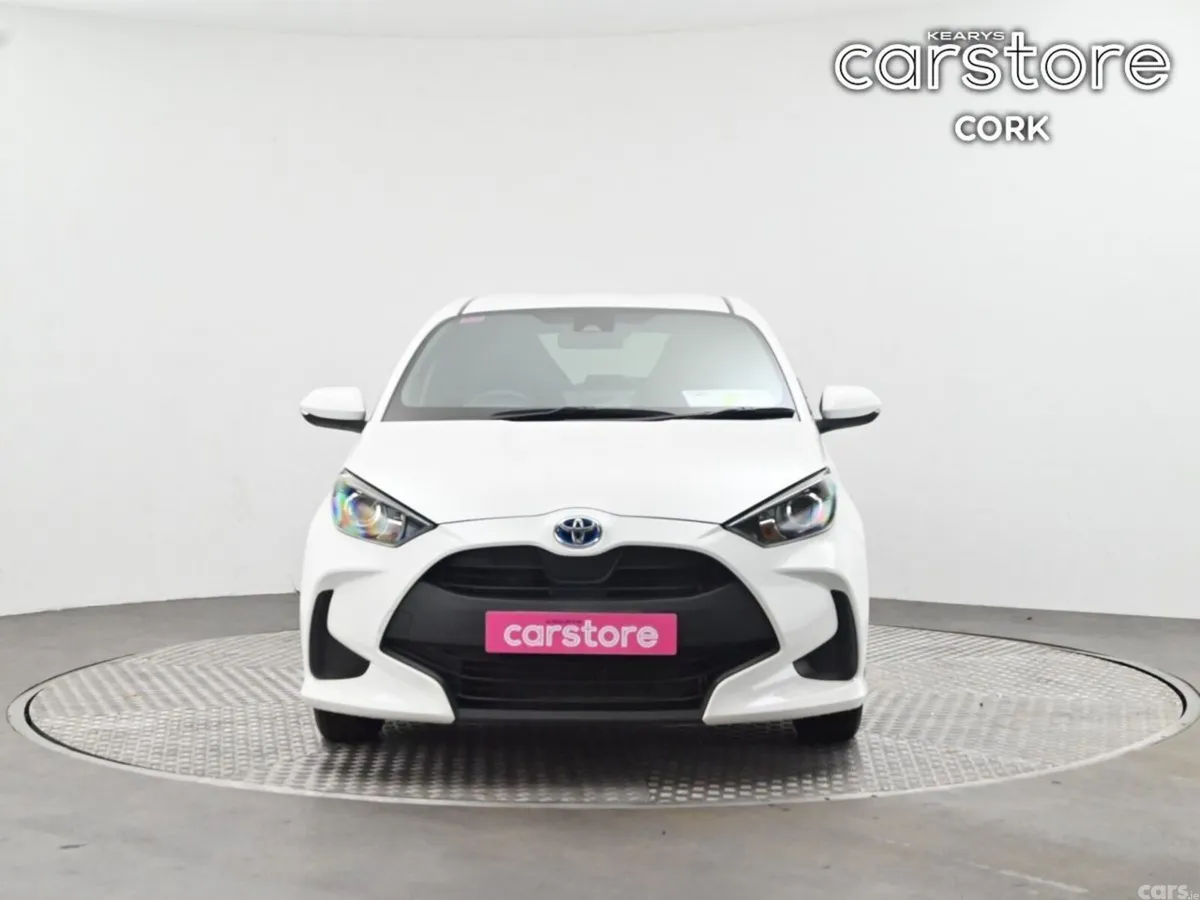 Toyota Yaris Hatchback, Petrol Hybrid, 2023, White