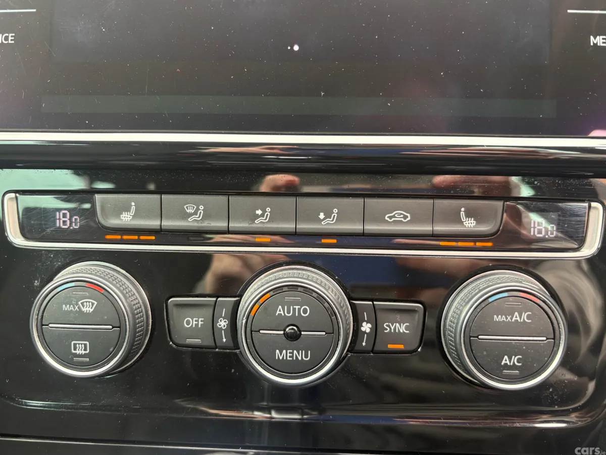 Volkswagen Golf Estate, Petrol, 2017, White