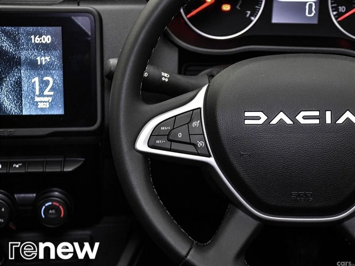 Dacia Duster SUV, Diesel, 2023, Orange
