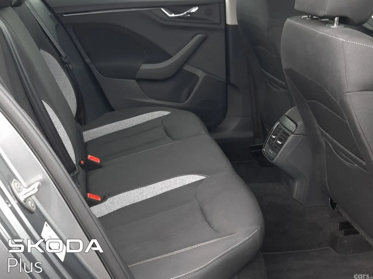 Skoda Kamiq Hatchback, Petrol, 2024, Grey