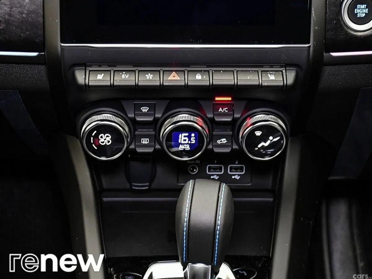 Renault Arkana SUV, Petrol, 2024, Red