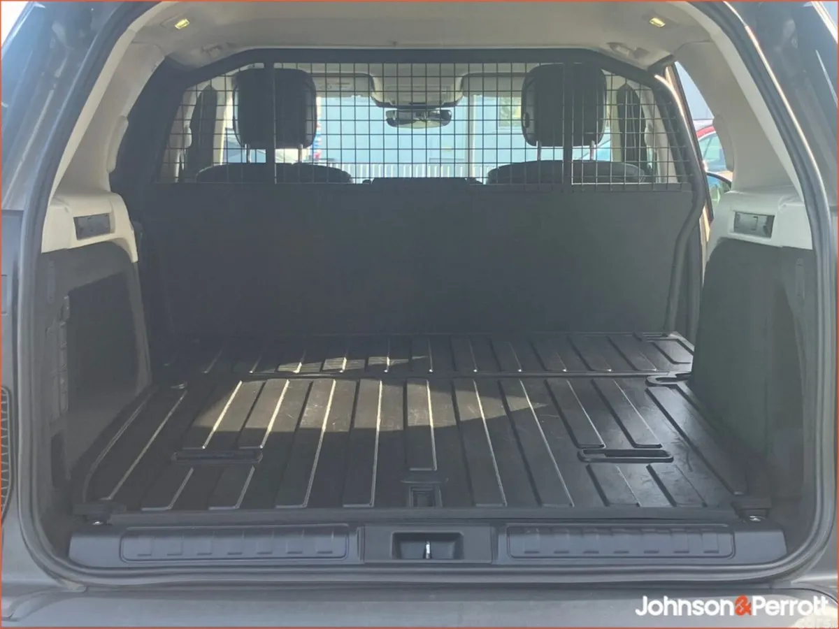 Land Rover Discovery SUV, Diesel, 2023, Brown
