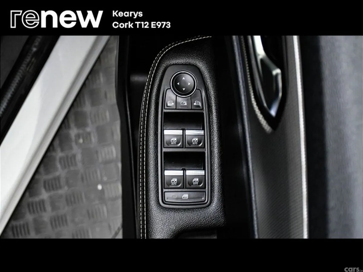 Renault Arkana SUV, Petrol, 2025, White