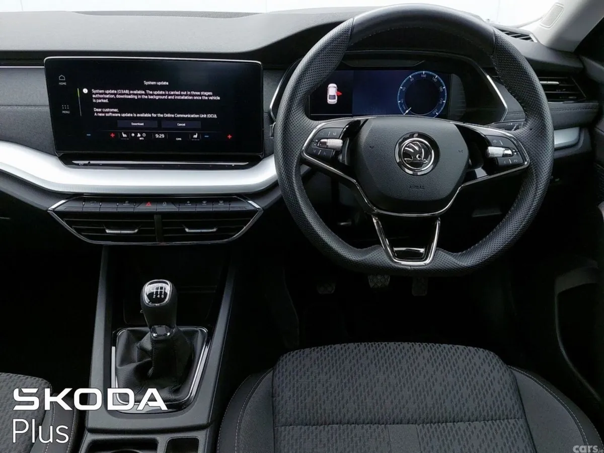 Skoda Octavia Saloon, Diesel, 2023, Grey
