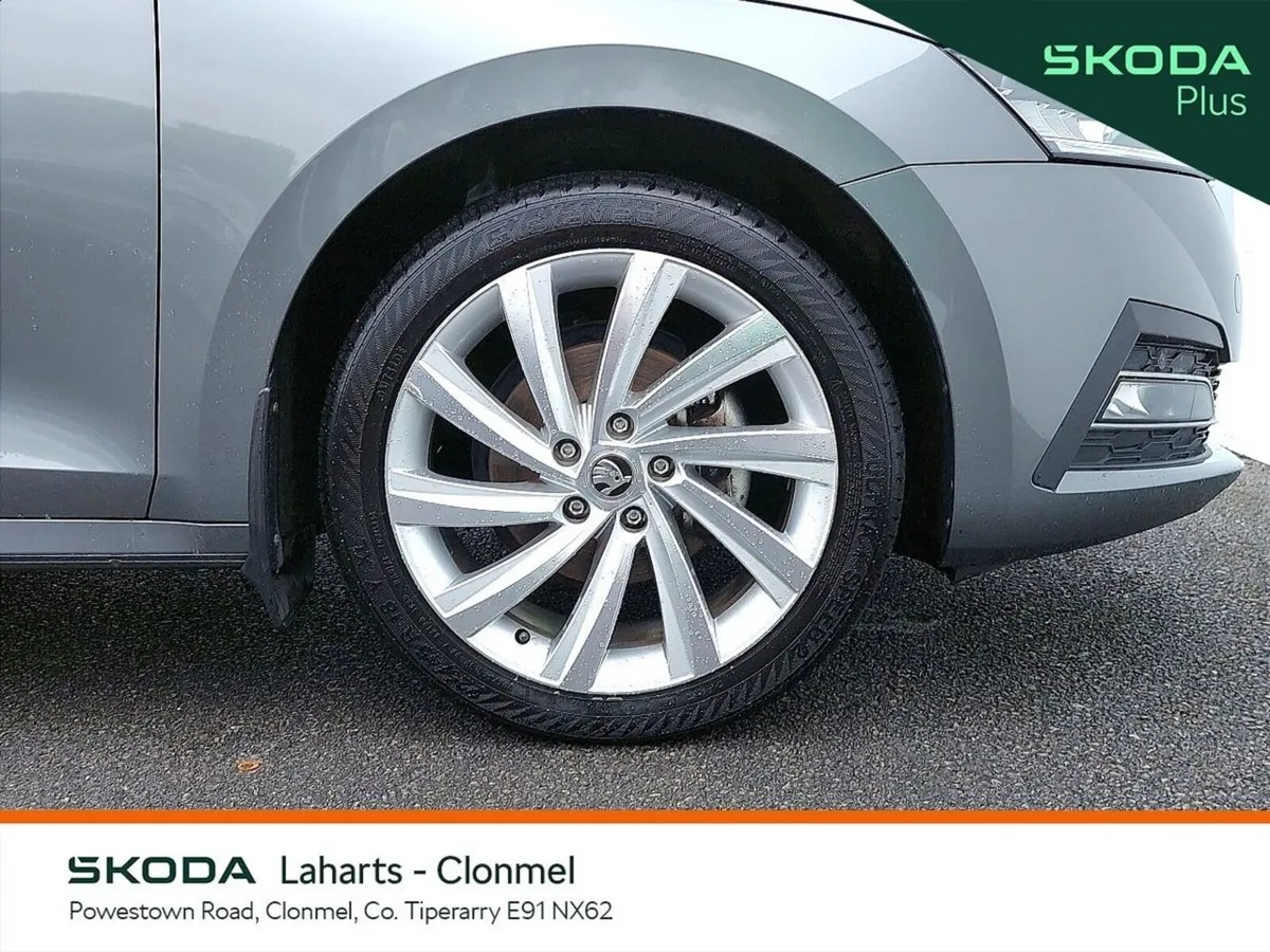 Skoda Octavia Saloon, Diesel, 2023, Grey
