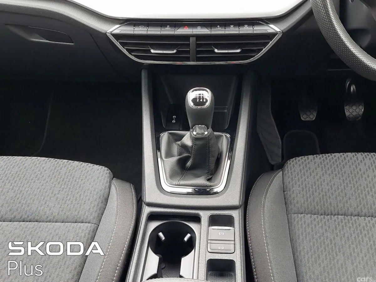 Skoda Octavia Saloon, Diesel, 2023, Grey