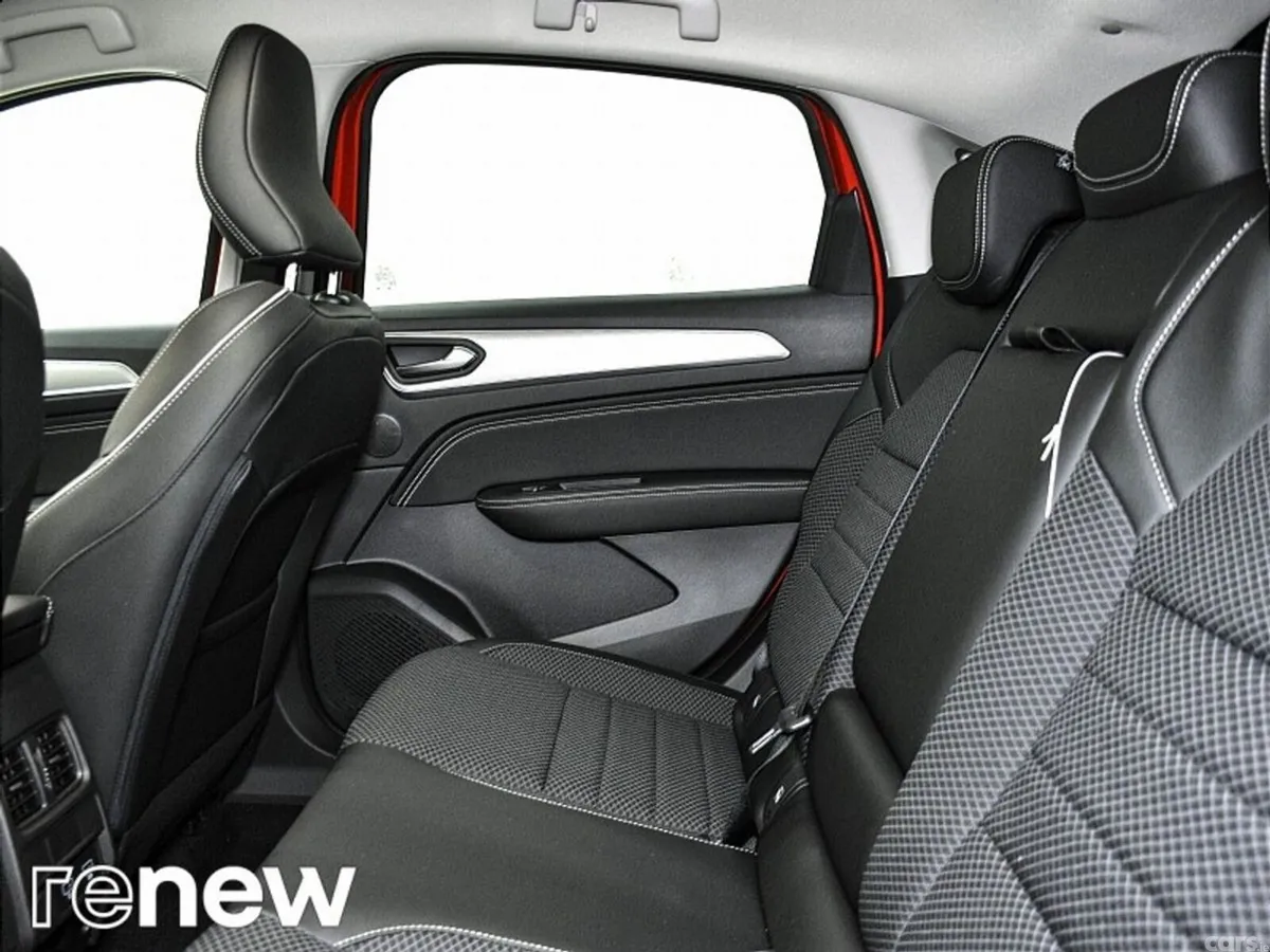 Renault Arkana SUV, Petrol, 2023, Red