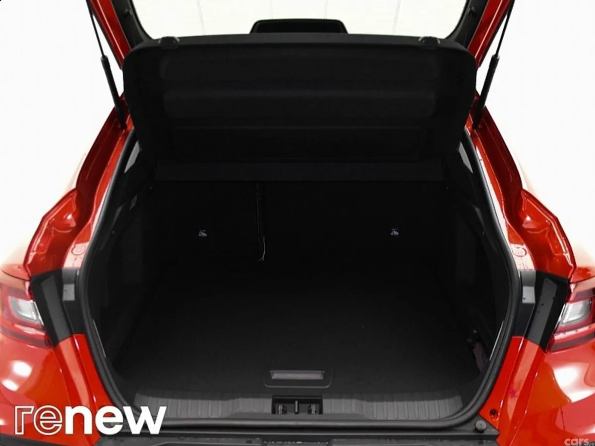 Renault Arkana SUV, Petrol, 2023, Red
