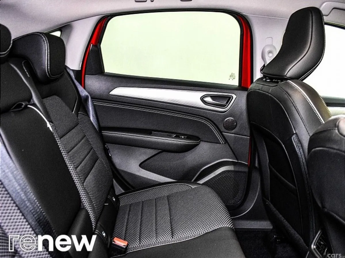 Renault Arkana SUV, Petrol, 2023, Red