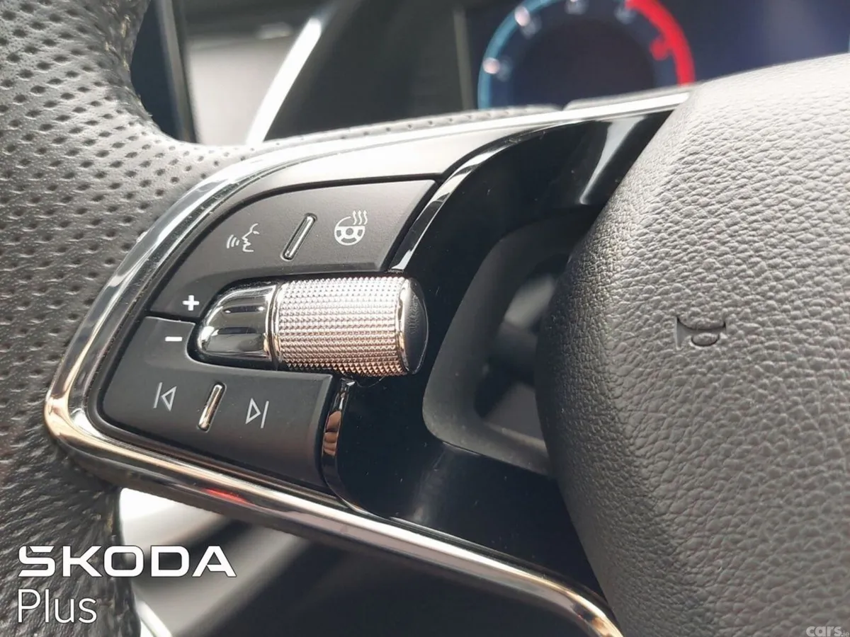 Skoda Octavia Saloon, Diesel, 2023, Grey